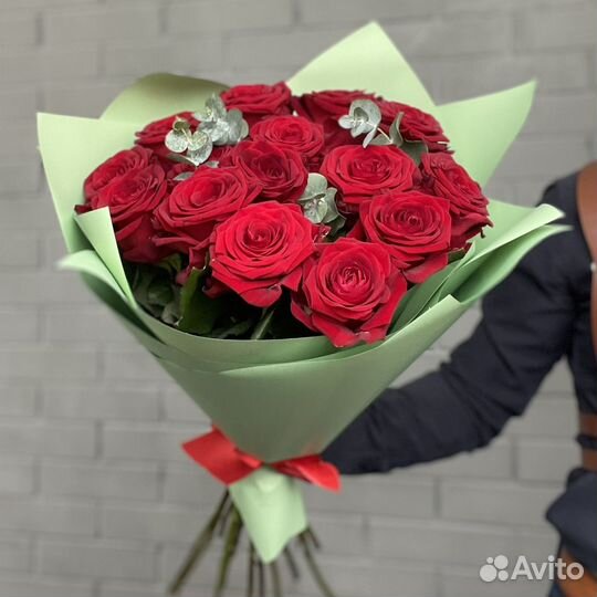 Букет из 15 красных роз / бесплатная доставка