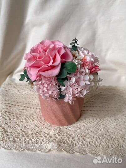 Стабилизированные цветы в кашпо