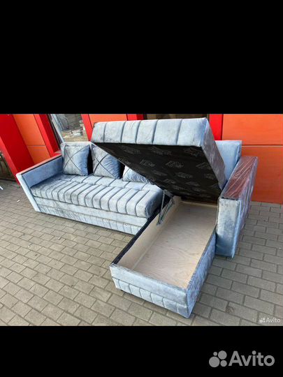 Угловой диван лапка 290см