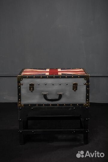 Тумба британский флаг