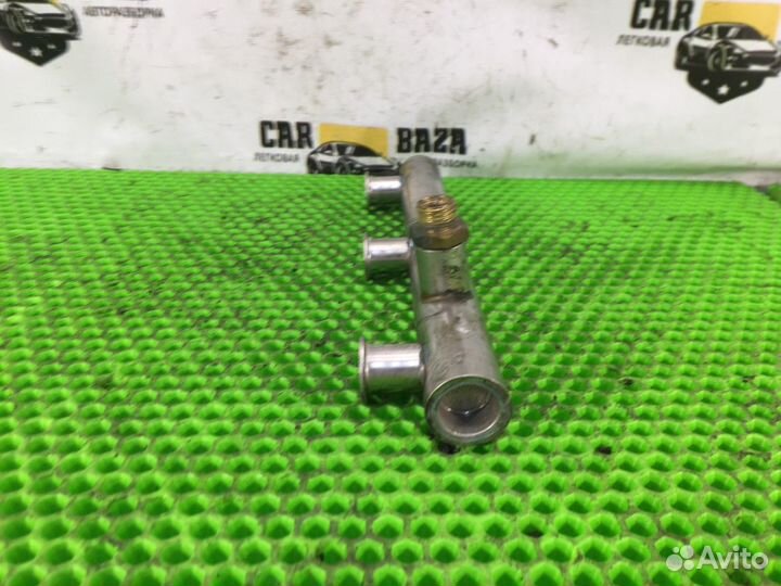 Рейка топливная (рампа) правая R