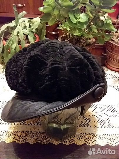Женская шапка-кепка меховая,чёрная