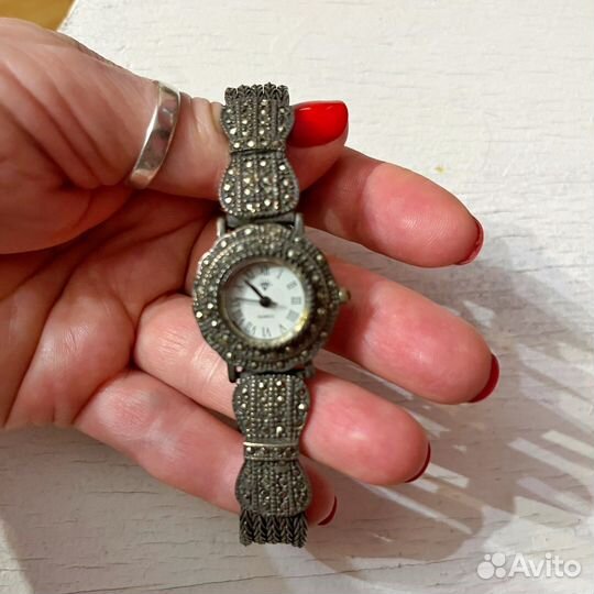 Часы серебряные женские