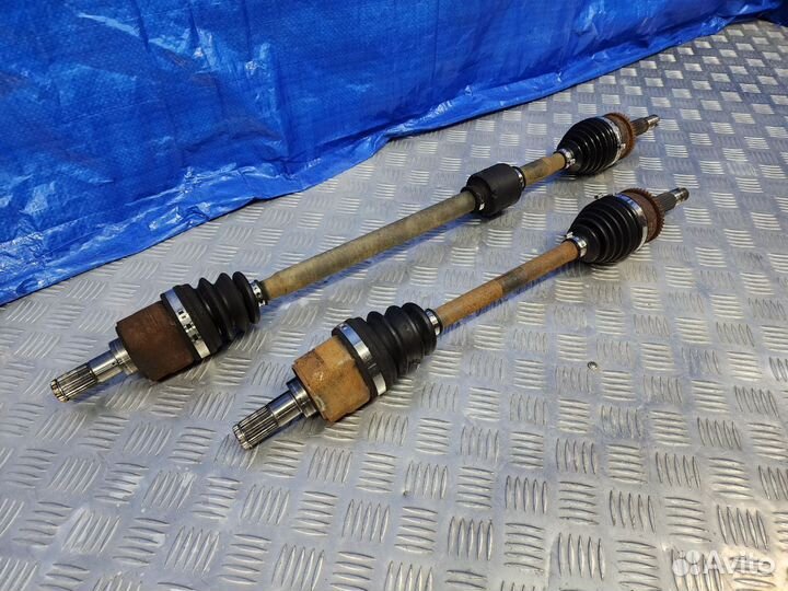 Привод передний в сборе Kia Rio 3/Hyundai Solaris