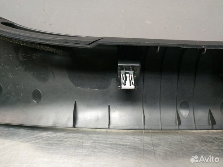 Обшивка стойки передняя правая Jeep Grand Cherokee