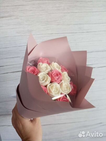 Шоколадные розы сладкий подарок букет