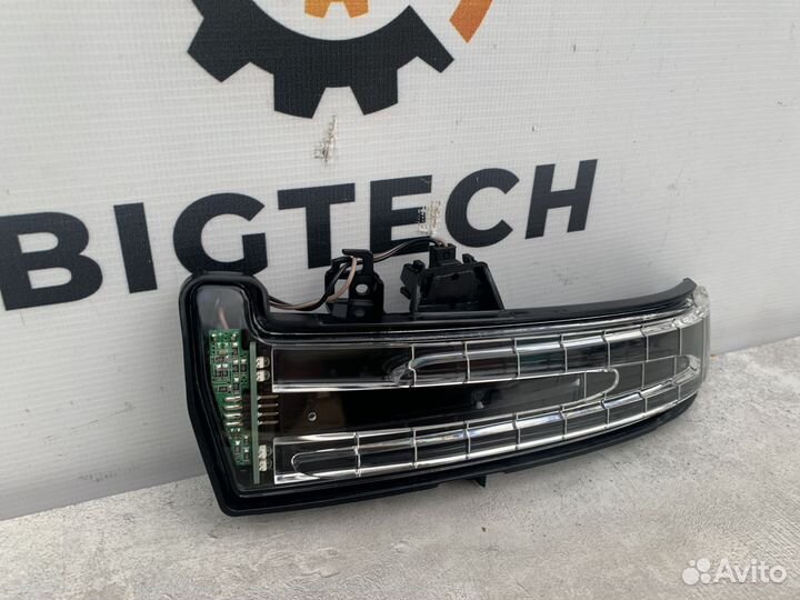 Повторитель в зеркало левый Mercedes A2128109100