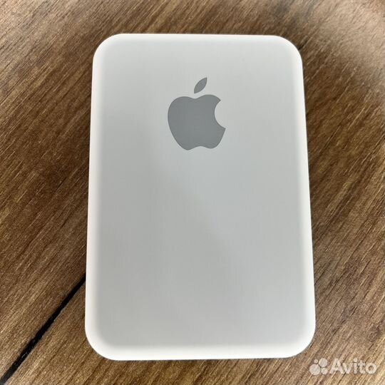 Magsafe Battery Pack / Беспроводная зарядка