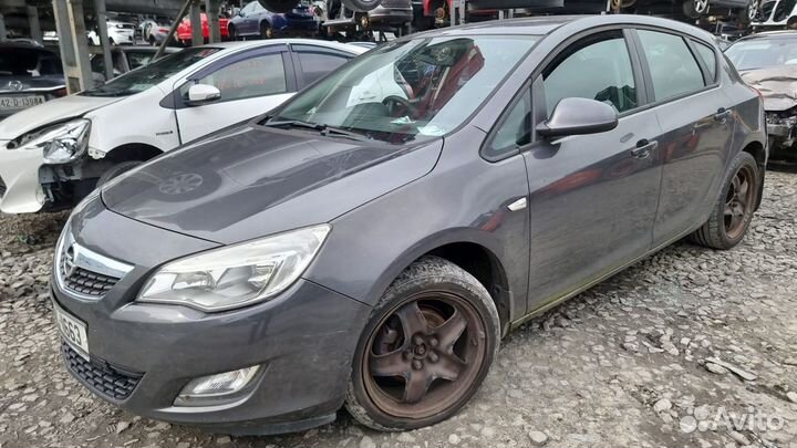 Суппорт тормозной задний правый opel astra J 2010