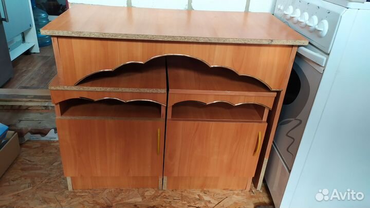 Тумбы прикроватный и Трюмо с зеркалом