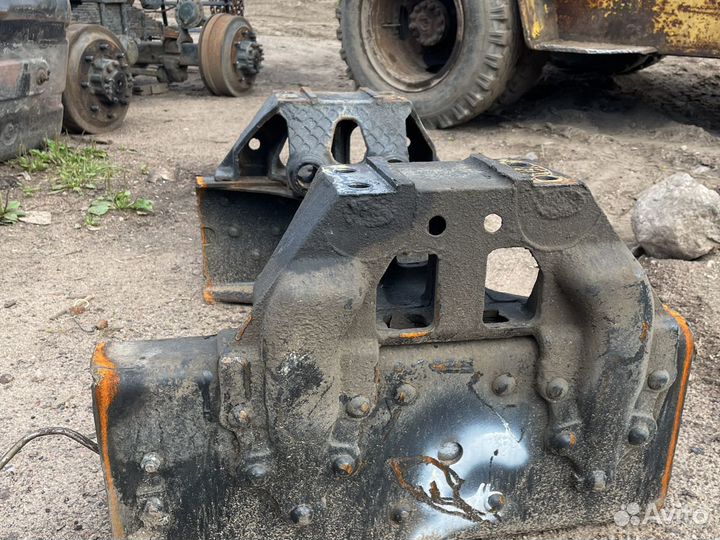 Крепление балансира урал