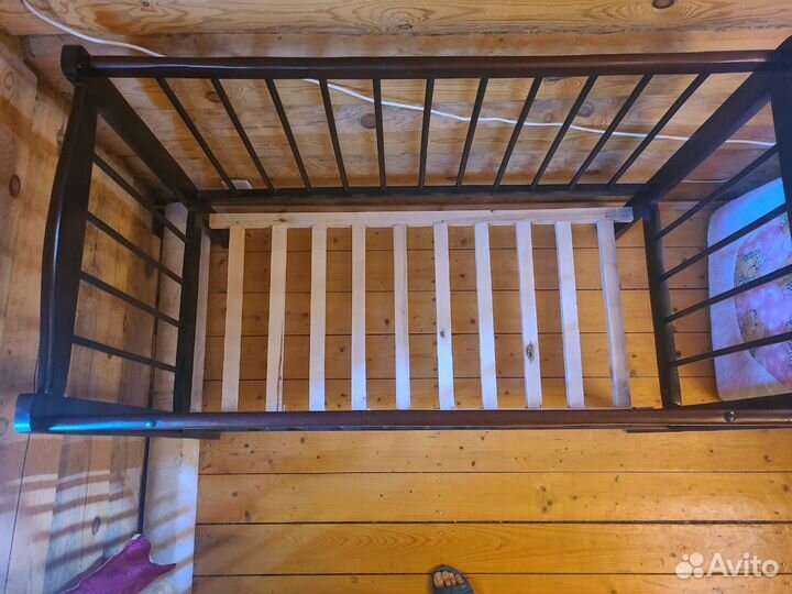 Детская кроватка с матрасом