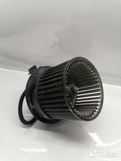 Моторчик отопителя ваз (LADA) xray