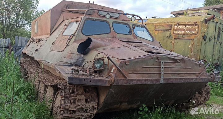 Гусеничный тягач гтт