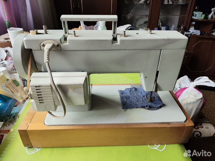 Швейная машинка чайка бу