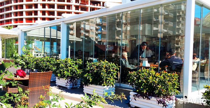 Безрамное остекление кафе и ресторанов