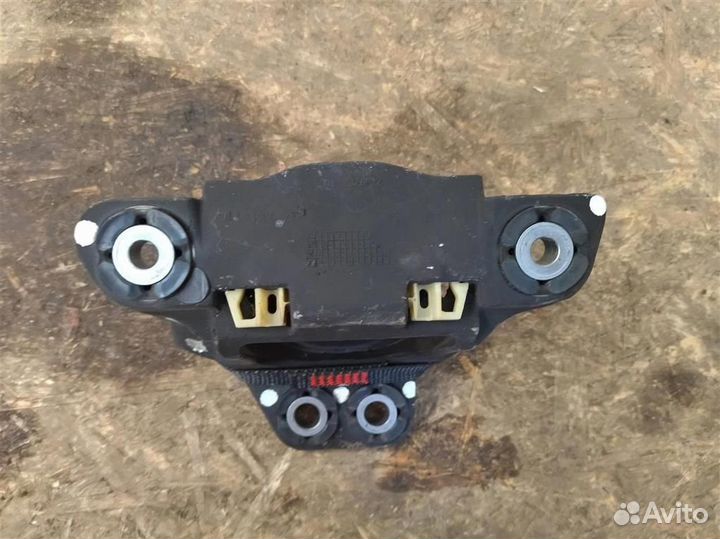 Подушка крепления двигателя Volvo XC90 2 правая