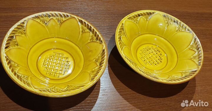 Продам 2 блюдца без чашек
