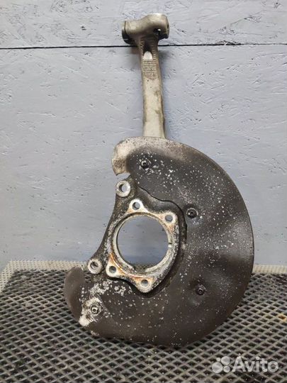 Кулак поворотный передний правый Audi A6 C7 cdnb