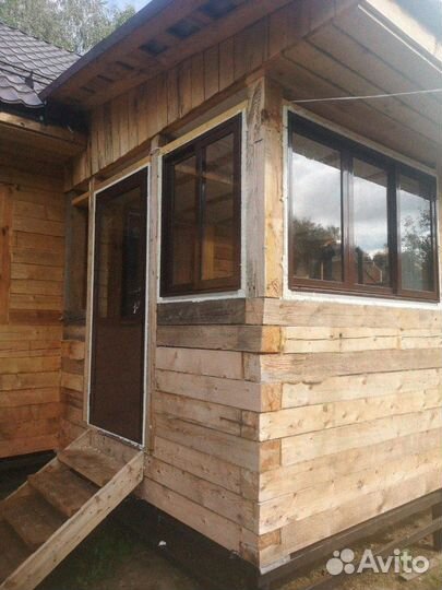 Пластиковая дверь на балкон