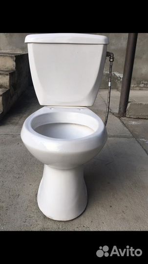 Унитаз с бачком