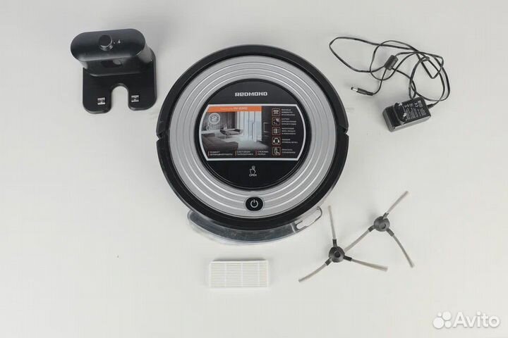 Робот-пылесос Redmond