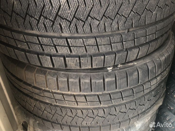 Triangle Snowlink TWT02 275/40 R20 106