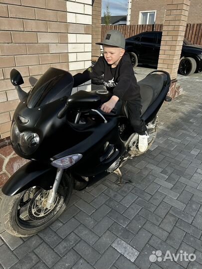 Мотоцикл Сузуки катана 750f