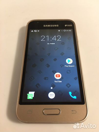 Телефон Samsung Galaxy J1 mini