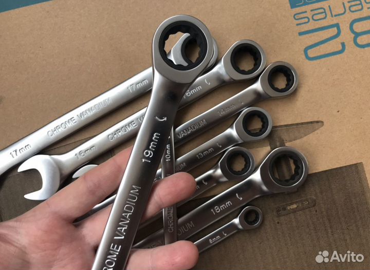 Набор ключей с трещеткой не бу (новый)