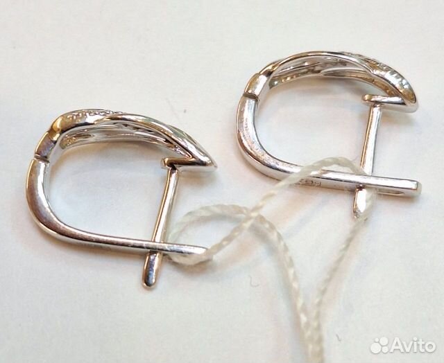 Золотые серьги с камнем