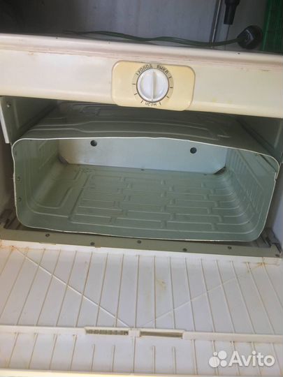 Холодильник советский