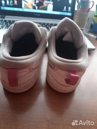 Кроссовки Nike белые р.34