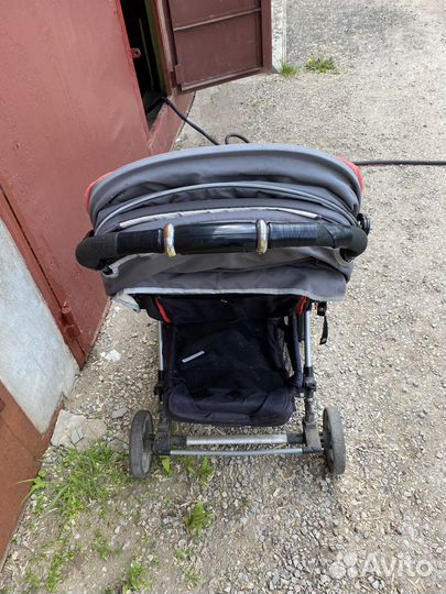 Прогулочная коляска