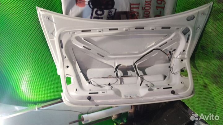 Крышка багажника Jetta 5