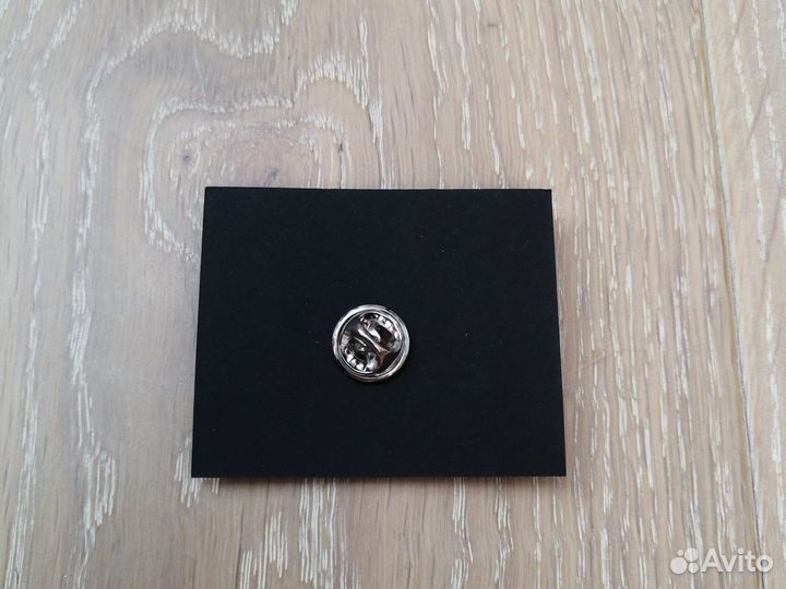 Значок Красная книга 15 лет издательству миф