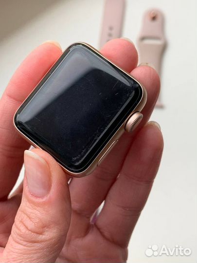 Продам Apple Watch Series 3, 38mm, цвет gold