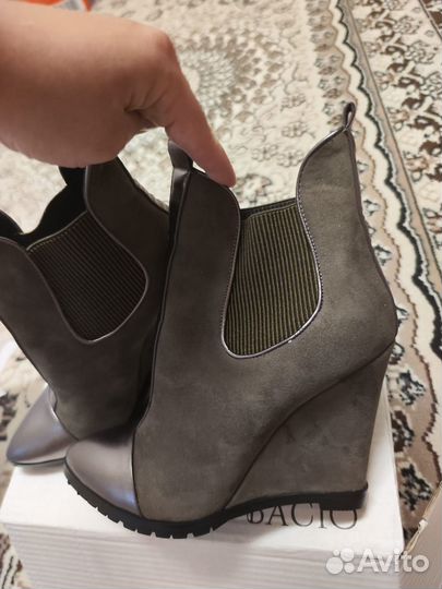 Ботинки женские