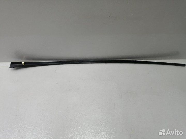 Молдинг лобового стекла передний правый Ford Focus