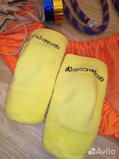 Скакалки гимнастические, обруч, булавы, наколенн