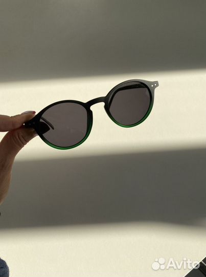 Очки солнцезащитные