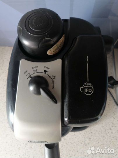 Кофеварка рожковая Delonghi