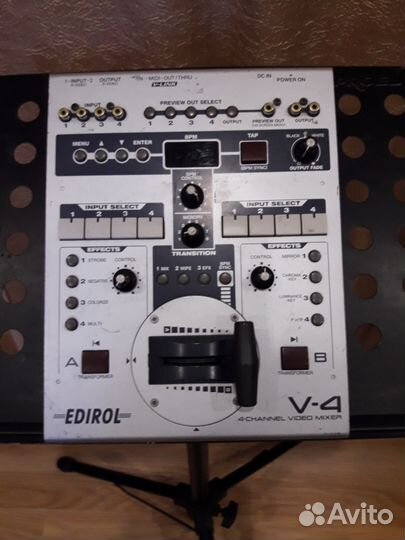 Edirol V4