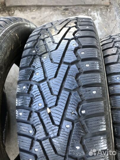 Pirelli Ice Zero 215/65 R17