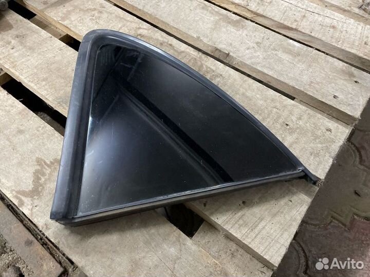 Форточка кузова задняя правая Nissan Almera QG15DE