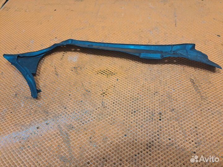Пыльник крыла Audi Q7 4L BHK 2009