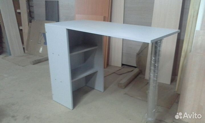 Стол маникюрный складной