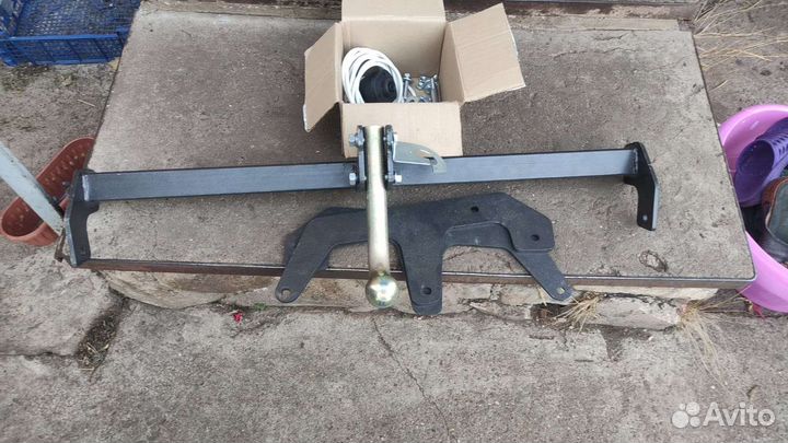 Фаркоп Рено сандеро от - 2014 годов