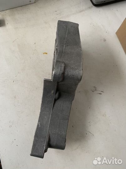 Кронштейн АКПП МКПП Лада Гранта Калина