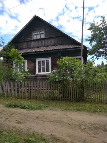 Дома лычково. Лычково новгородская область. Лычково дома. Братская могила в лычково новгородская обл. Лычково дома.